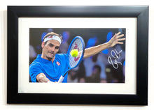Load image into Gallery viewer, Fotografía Enmarcada / Tenis /  Roger Federer

