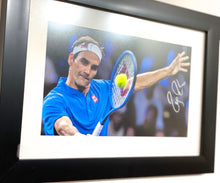 Load image into Gallery viewer, Fotografía Enmarcada / Tenis /  Roger Federer
